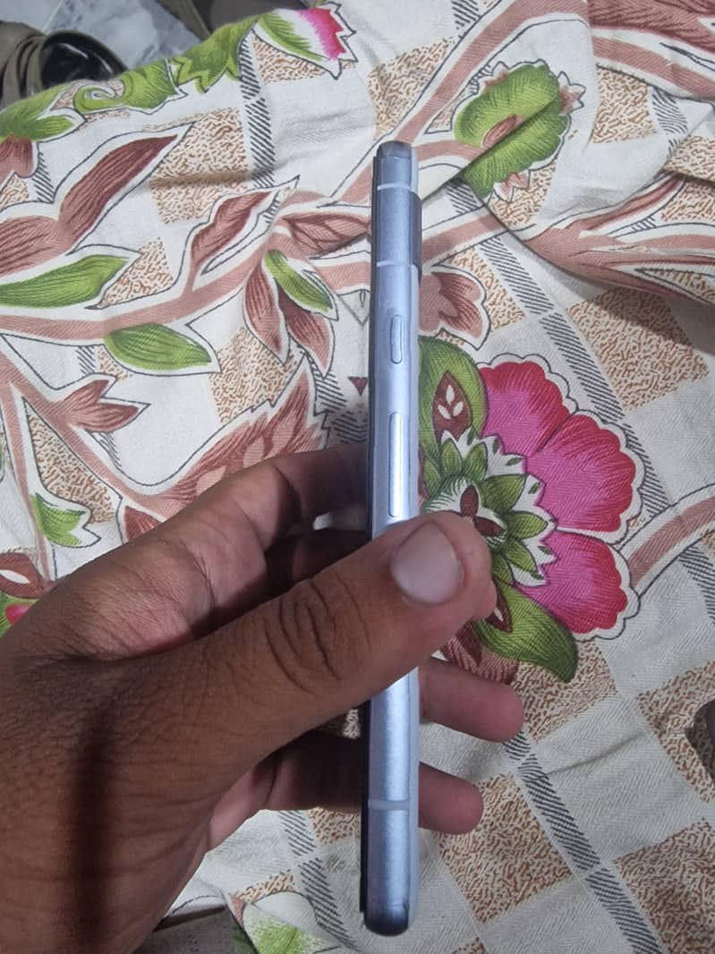 Google Pixel 7a 5