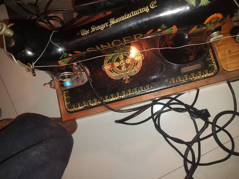 Singer sewing machine 3