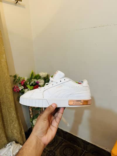 Unisex’s shoes available