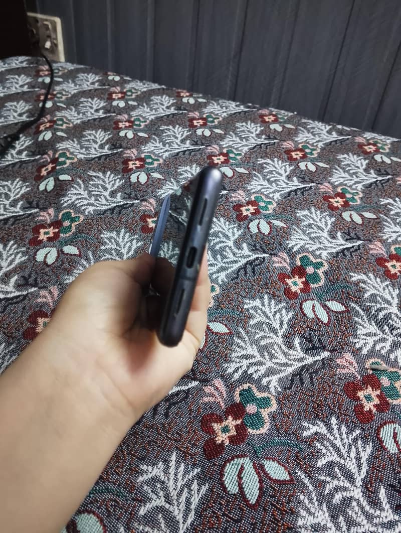 Google Pixel 7 4