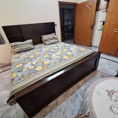 King Size Bed with Mattress – Just Like new