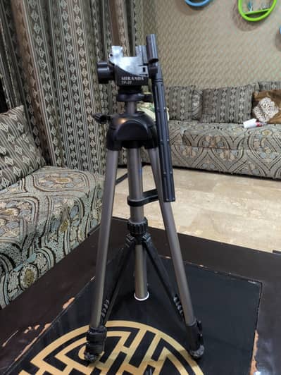Camera tripod stand