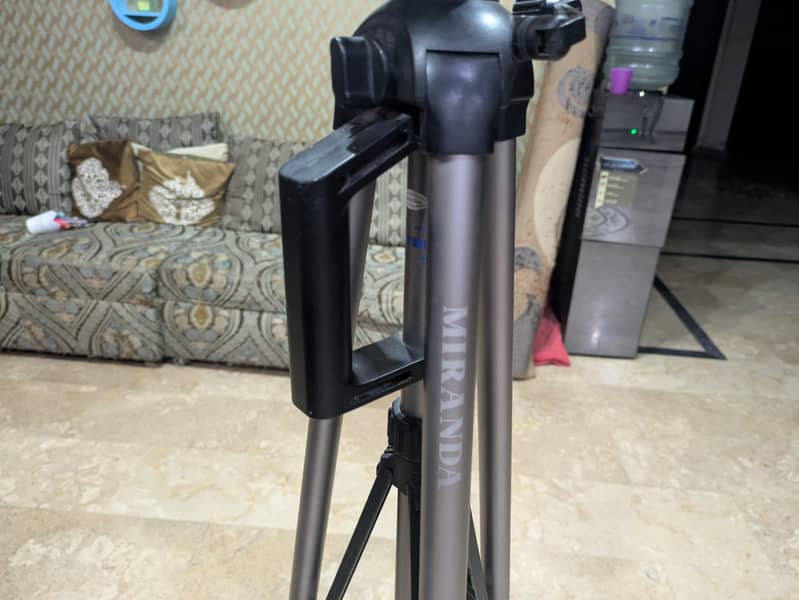 Camera tripod stand 1