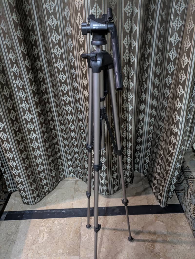 Camera tripod stand 2