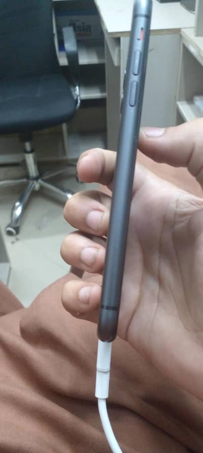 Apple iPhone 11 non pta 64 gb battery health 87