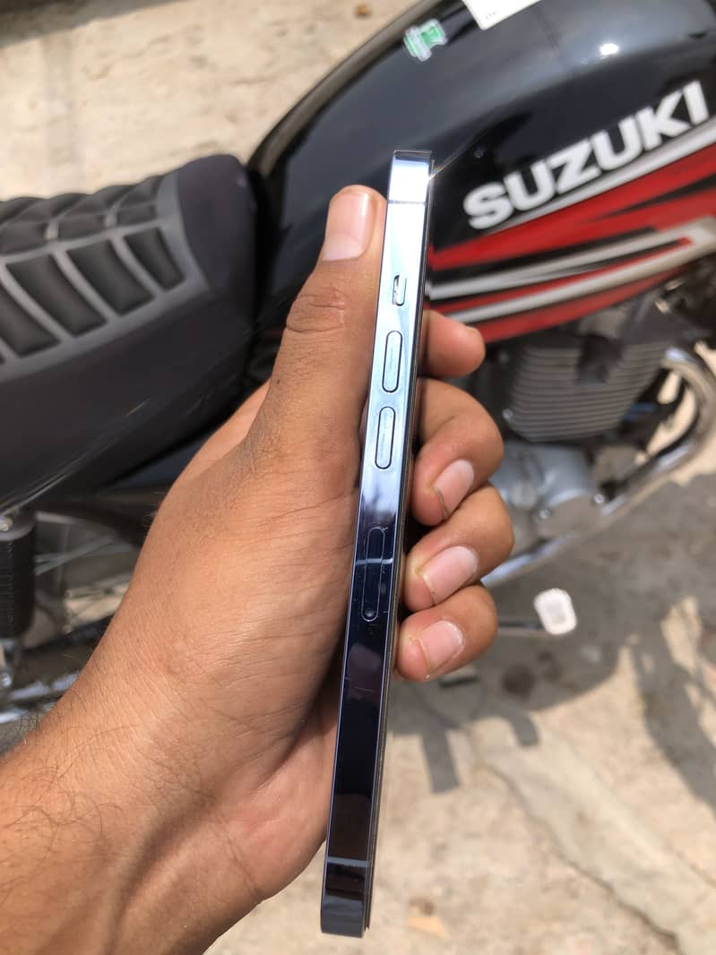 Apple iPhone 13 Pro 2