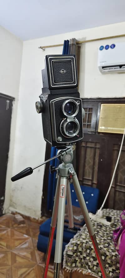 Original Vintage Pearl River Twin Lens Reflex (TLR) Film Camera