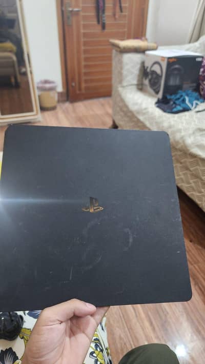 PS4 slim for sel urgent with game and with all cables all okay and con