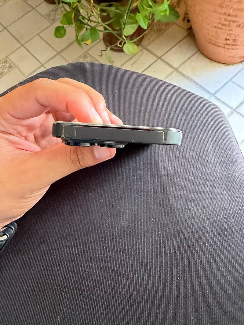 iPhone 14 Pro JV 4