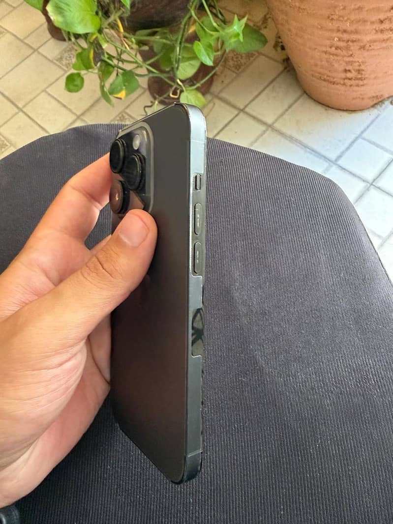 iPhone 14 Pro JV 6