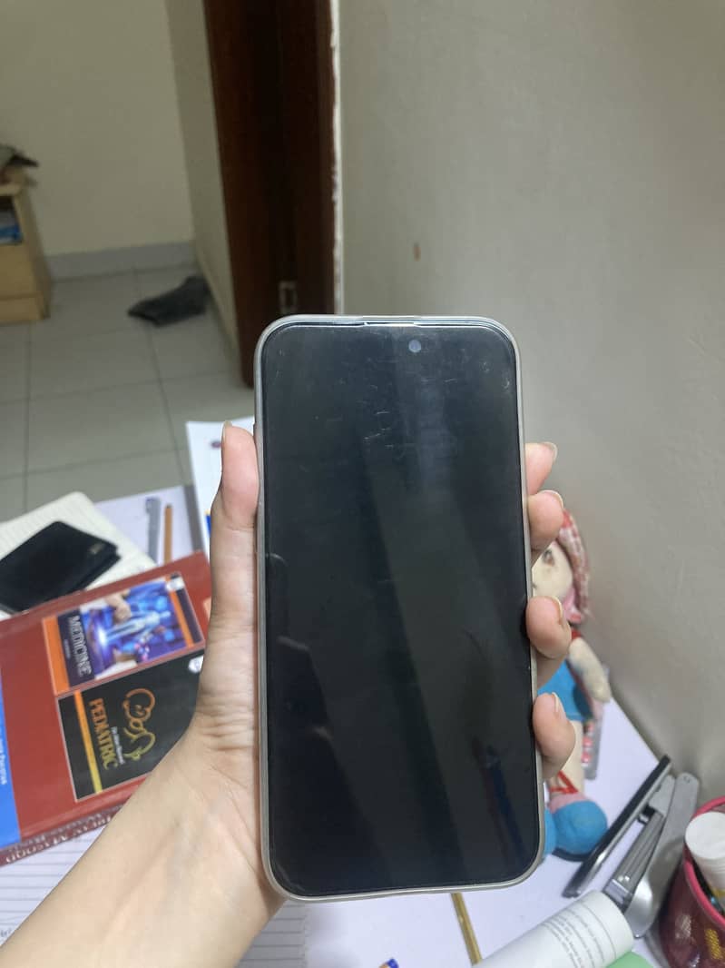 Apple iPhone 16 Plus 4