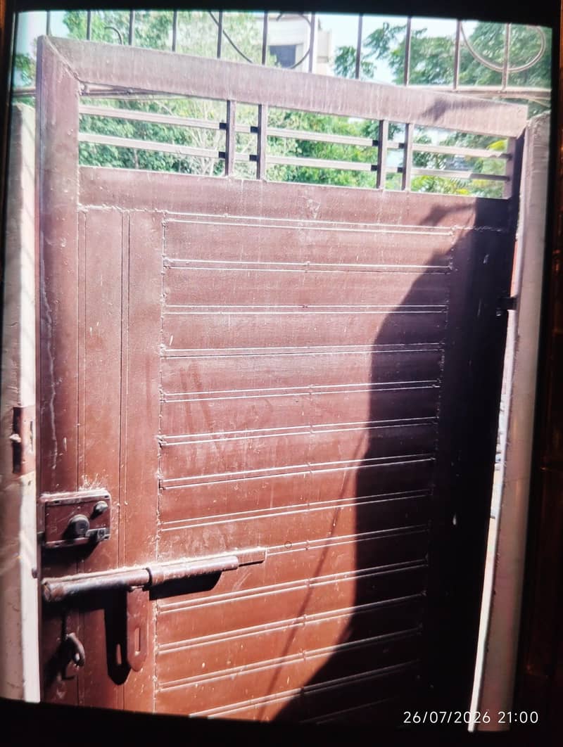 Iron gate 0