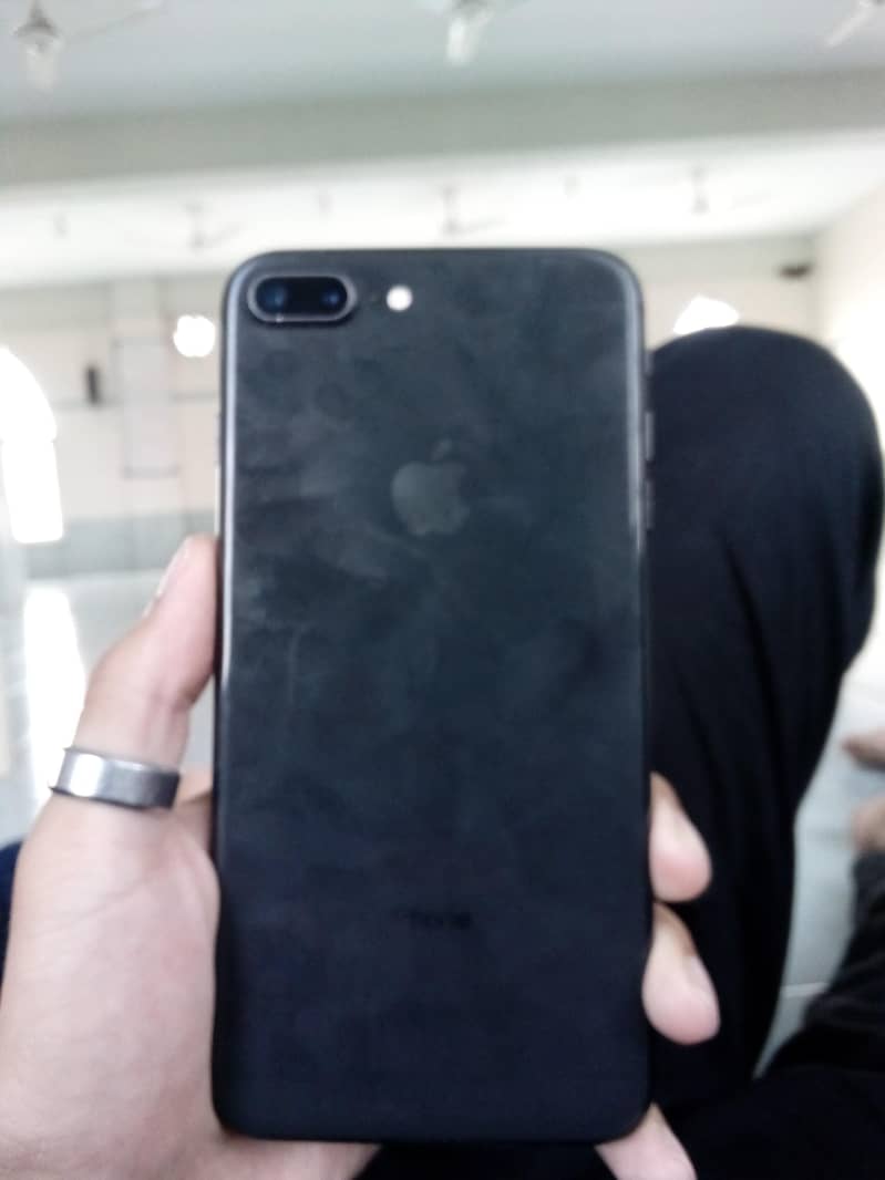 Apple iPhone 8 Plus 0