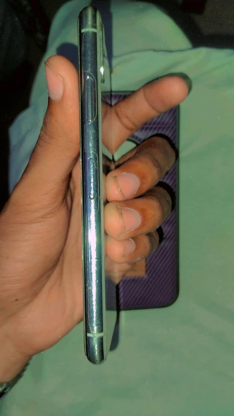 Apple iPhone X 3