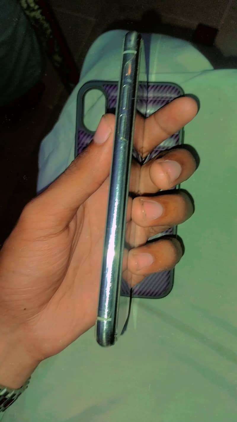 Apple iPhone X 5