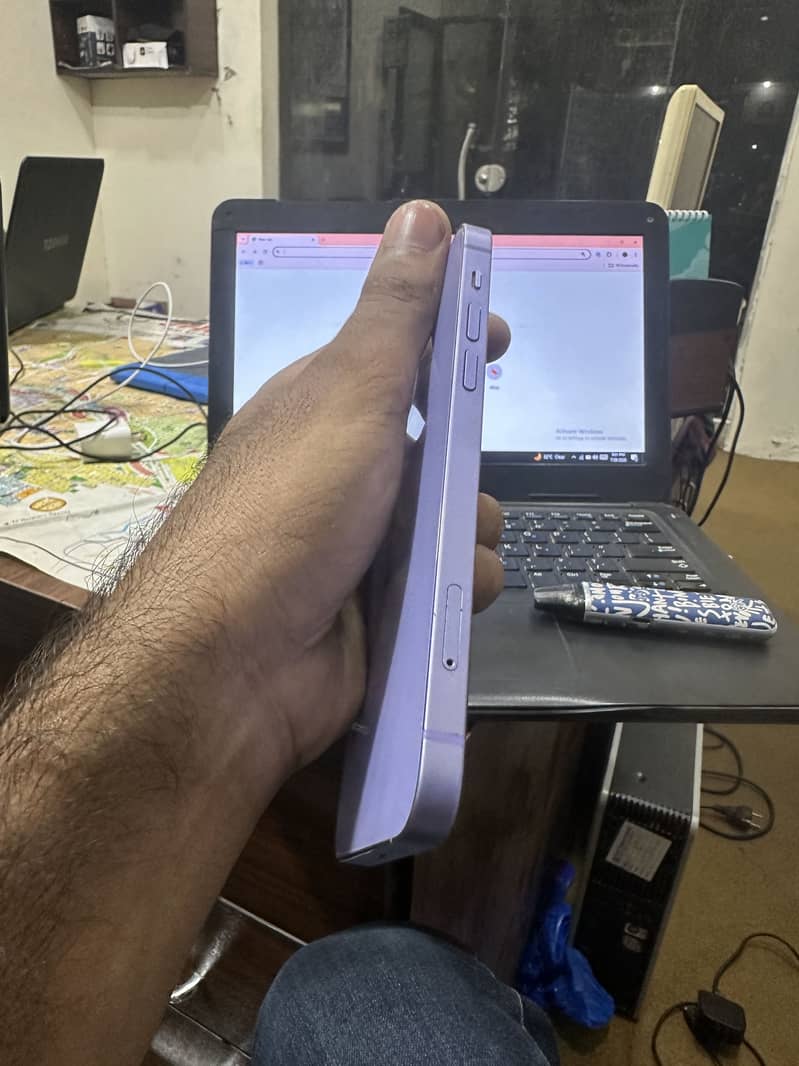 Apple iPhone 12 1