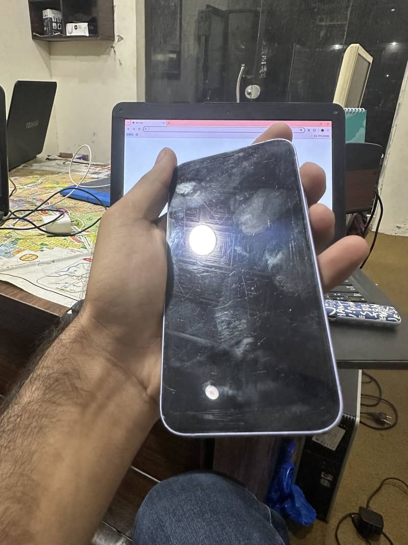 Apple iPhone 12 4