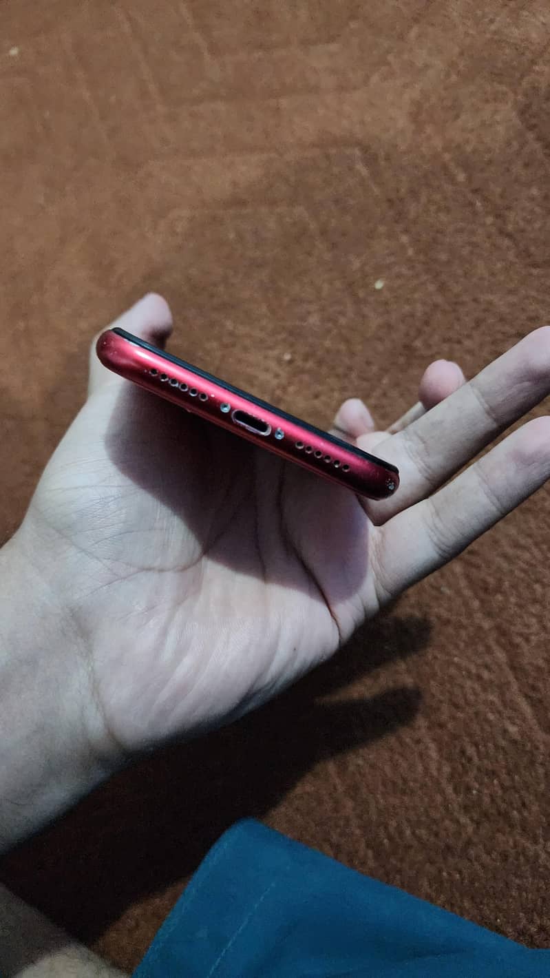 Apple iPhone 11 4