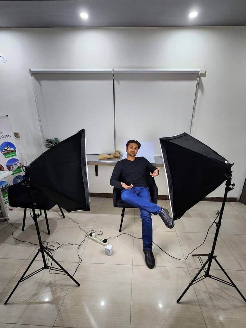 2x Softboxes with light Holders 1