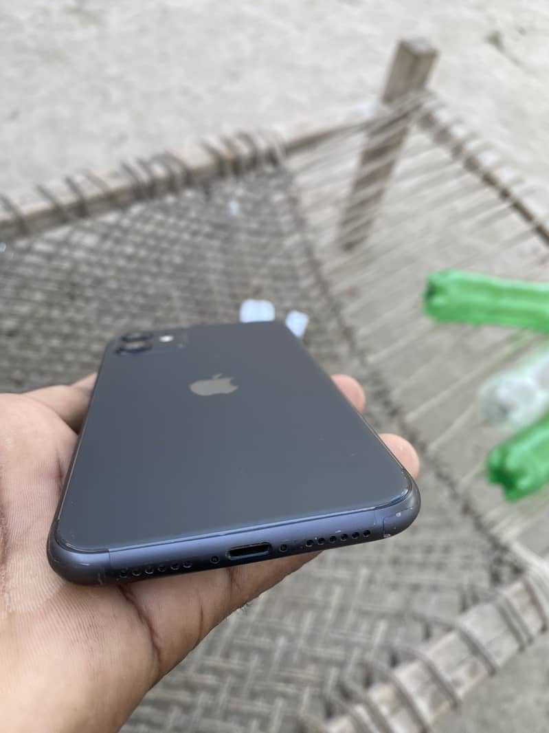 Apple iPhone 11 5