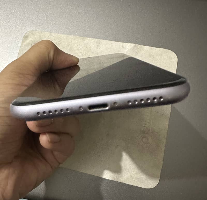 Apple iPhone 11  128gb 1