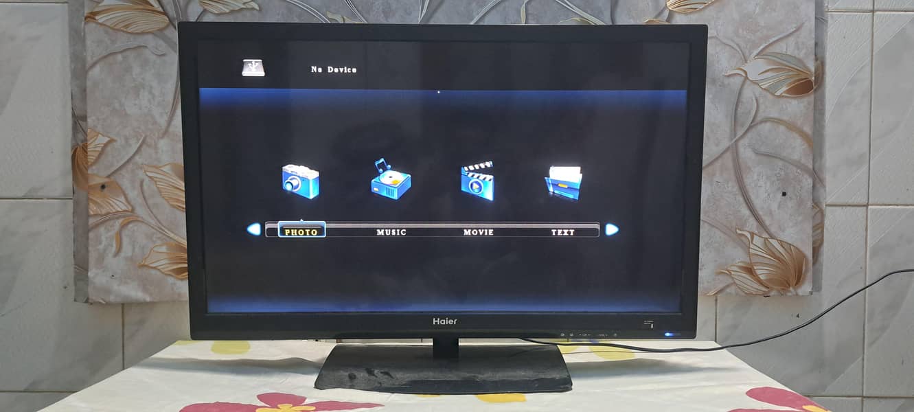 32" LED 1