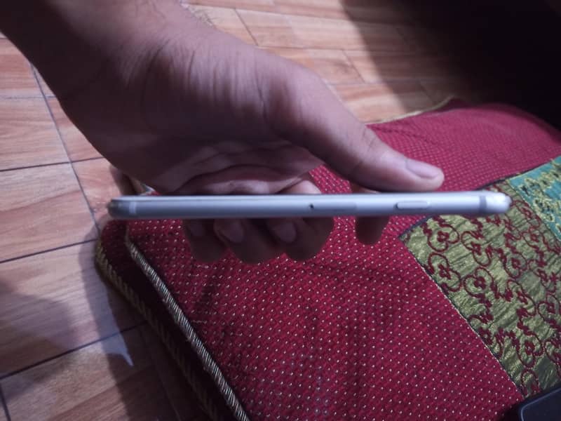Apple iPhone 7 3