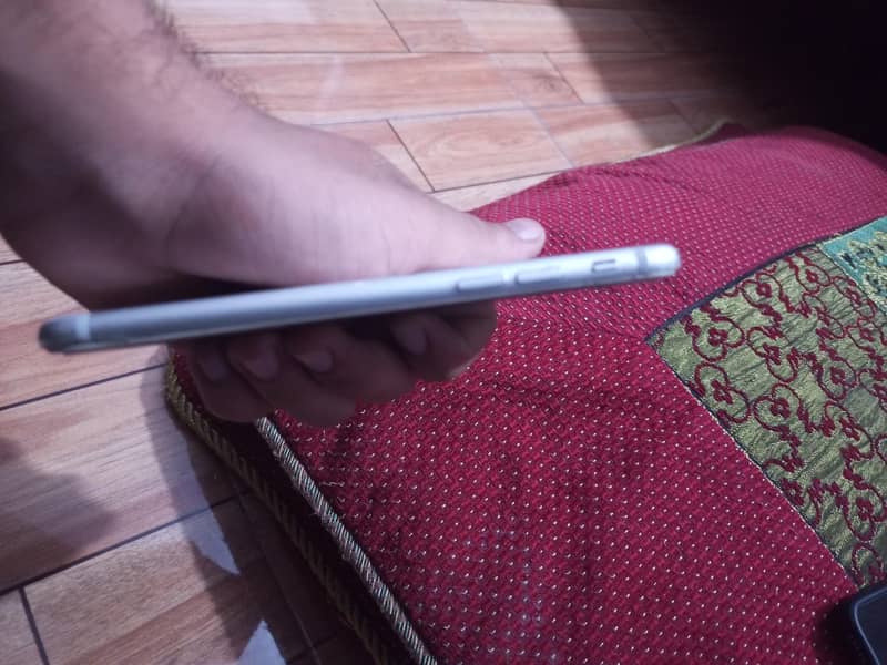 Apple iPhone 7 4