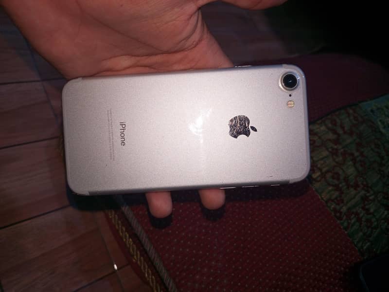 Apple iPhone 7 5