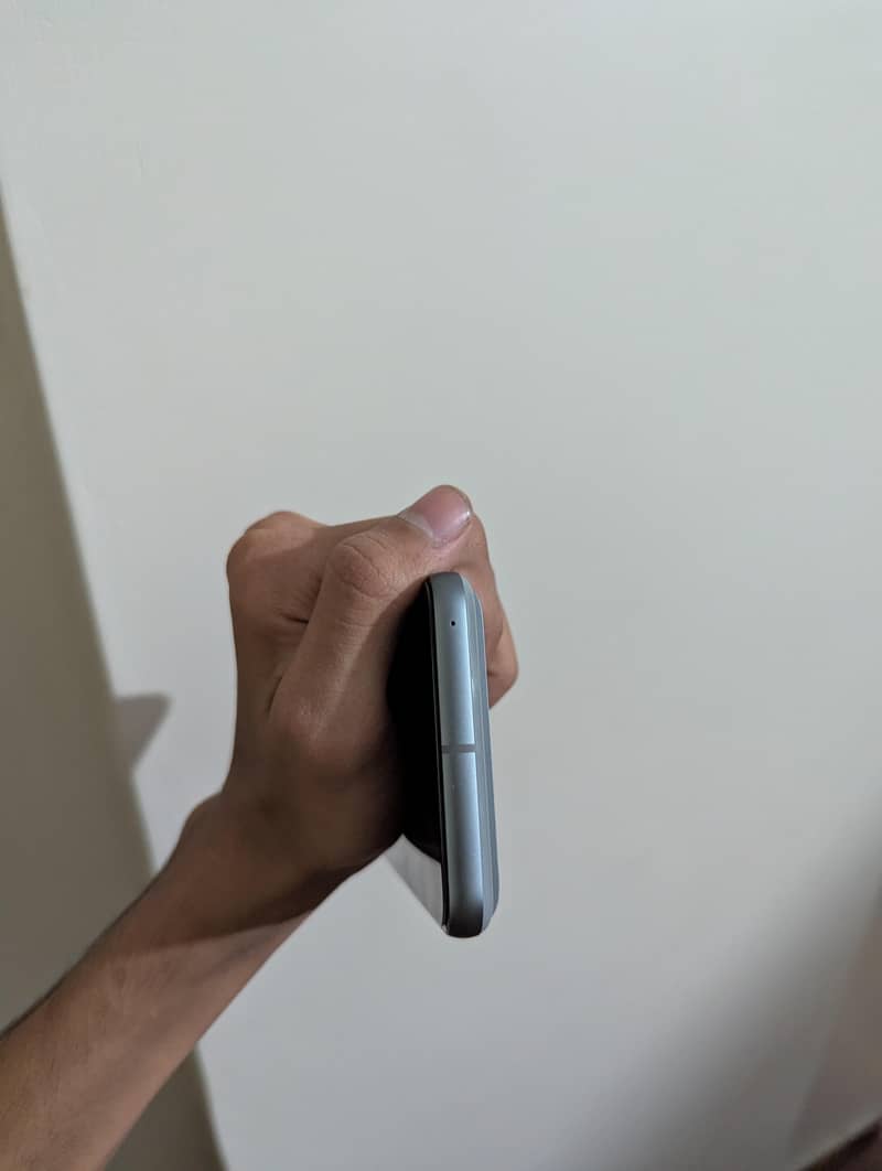 Google Pixel 8 6