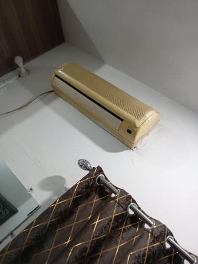 Haier AC Good working condition LHR Cantt DHA 1