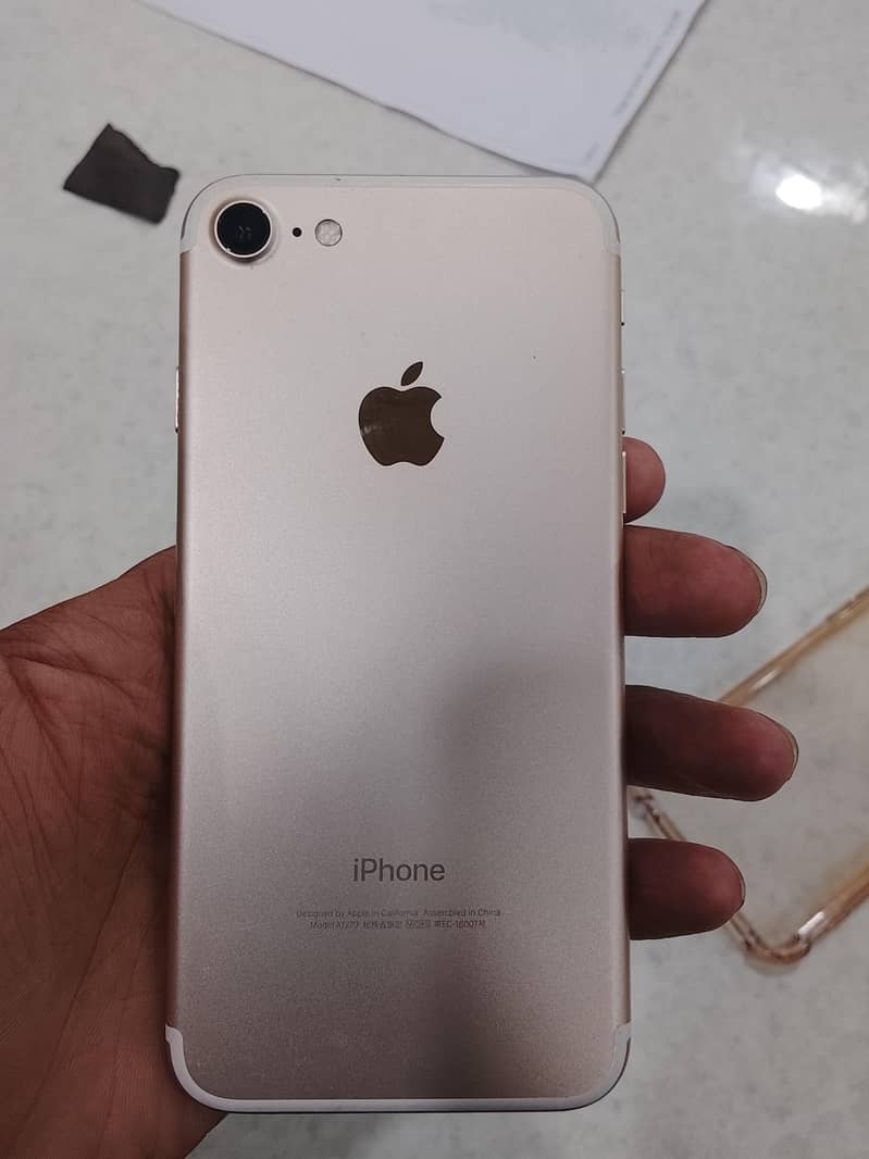 Apple iPhone 7 1