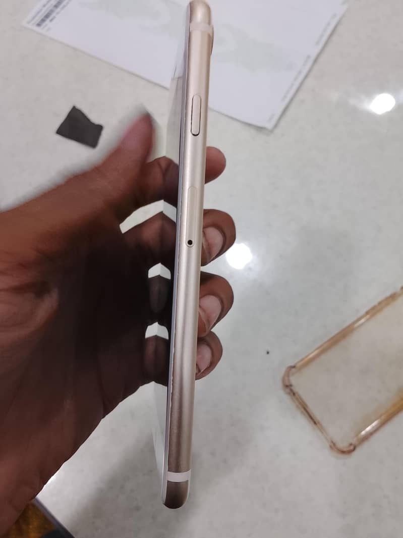 Apple iPhone 7 2