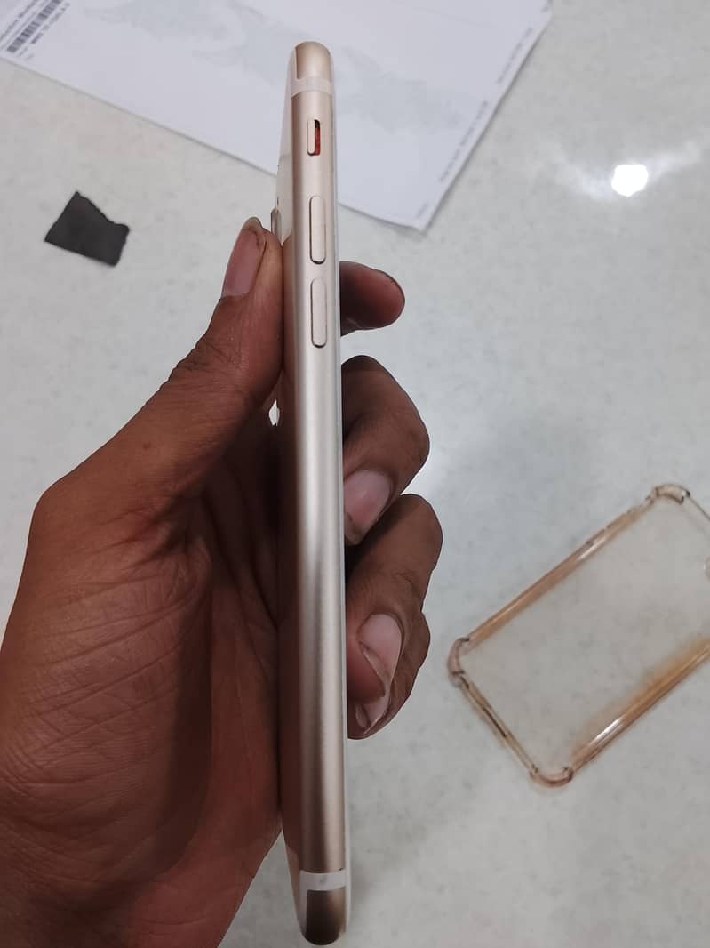 Apple iPhone 7 3
