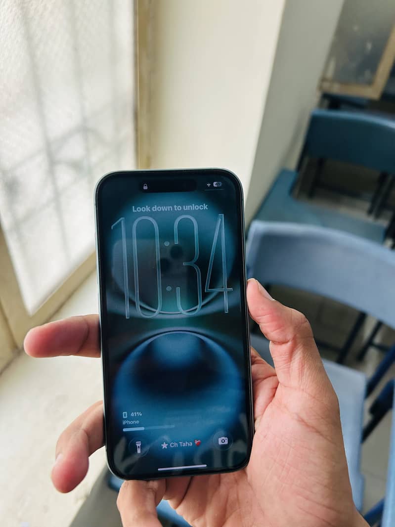 Apple iPhone 16 1
