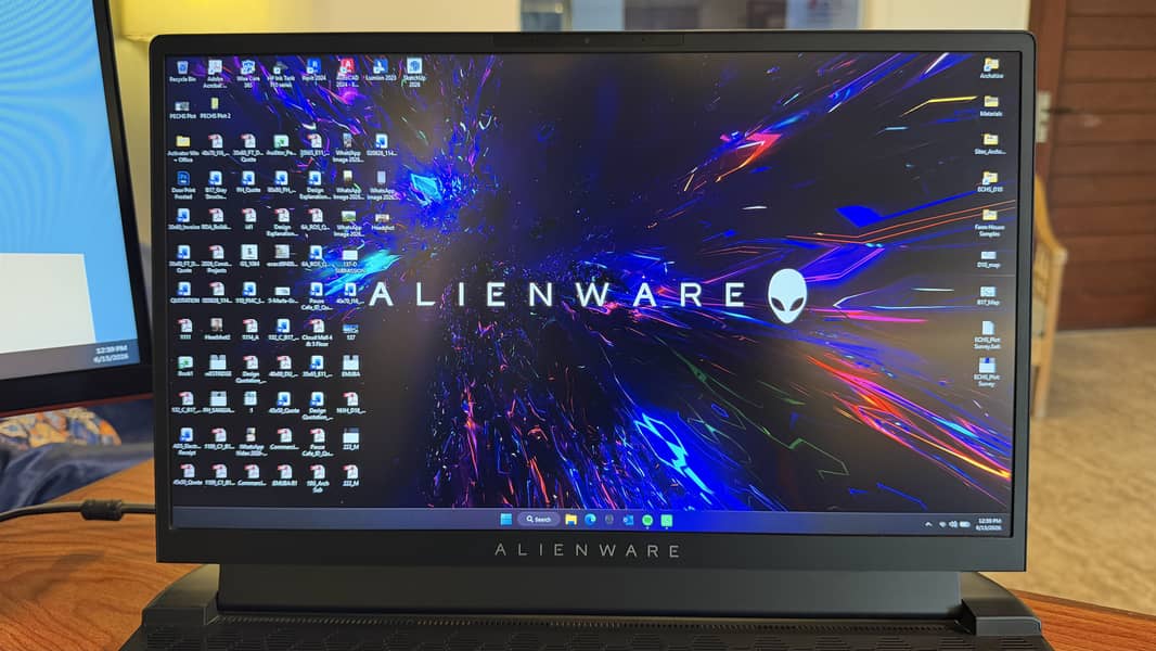 Alienware m17 R7 4