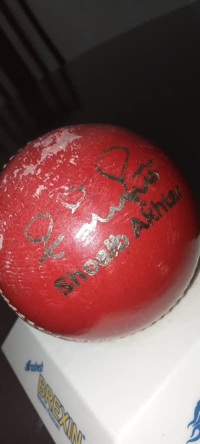Shoaib Akhtar signed Cricket Ball