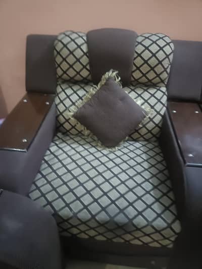 5 seater sofa set urgent for sale