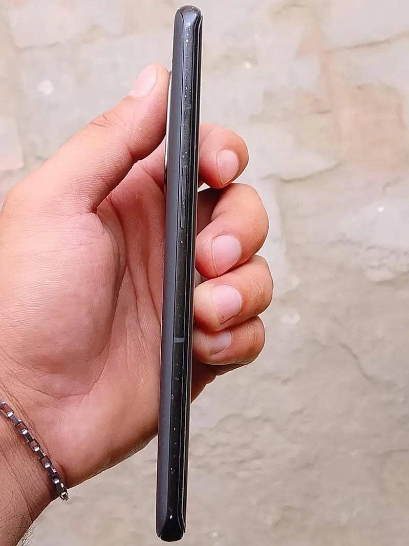 One Plus 10 Pro 6