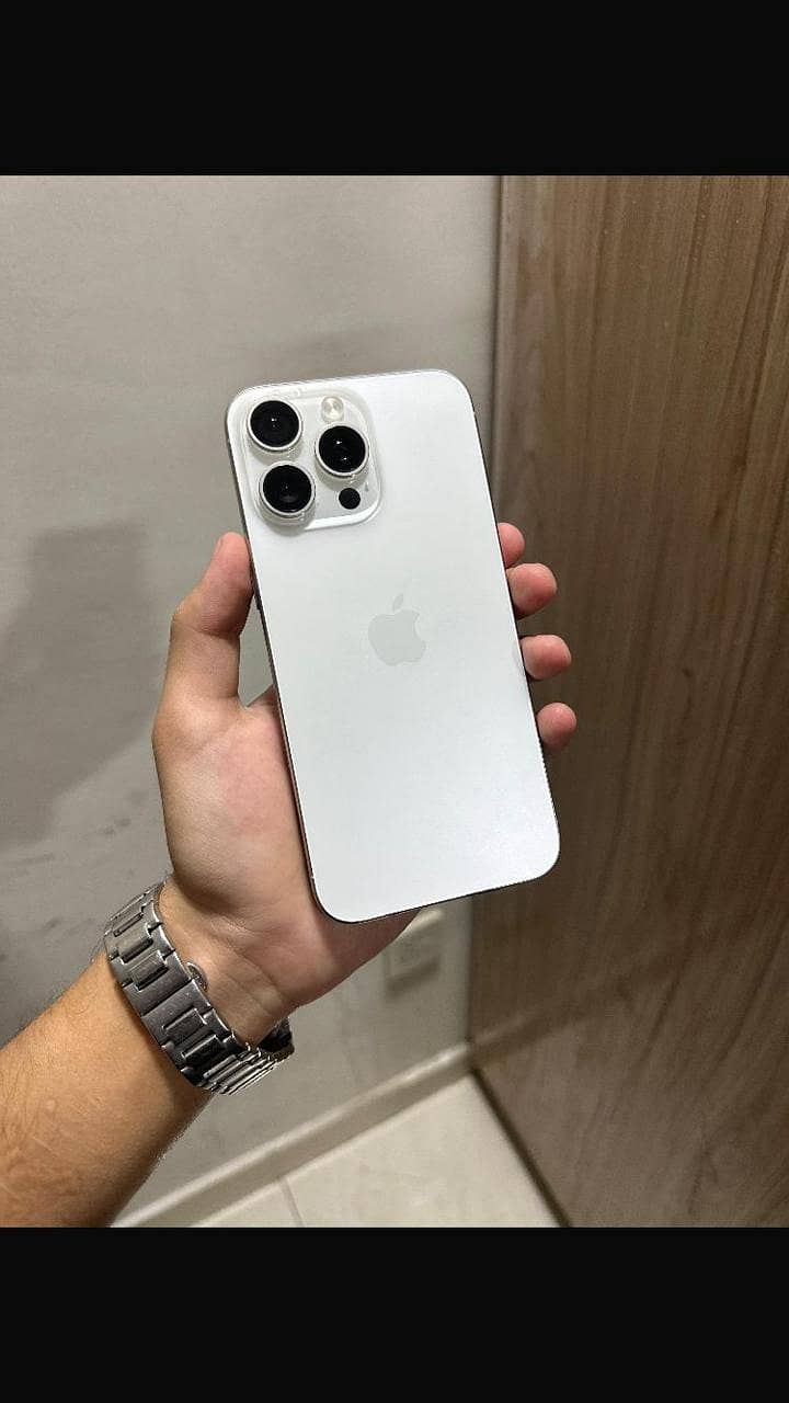 Apple iPhone 15 Pro Max 1