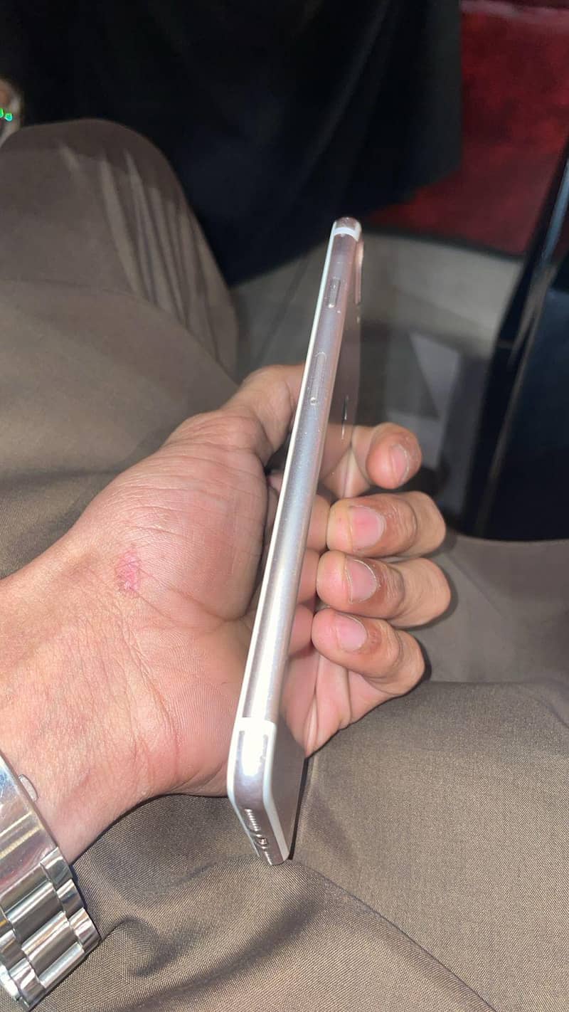 Apple iPhone 7 Plus 3