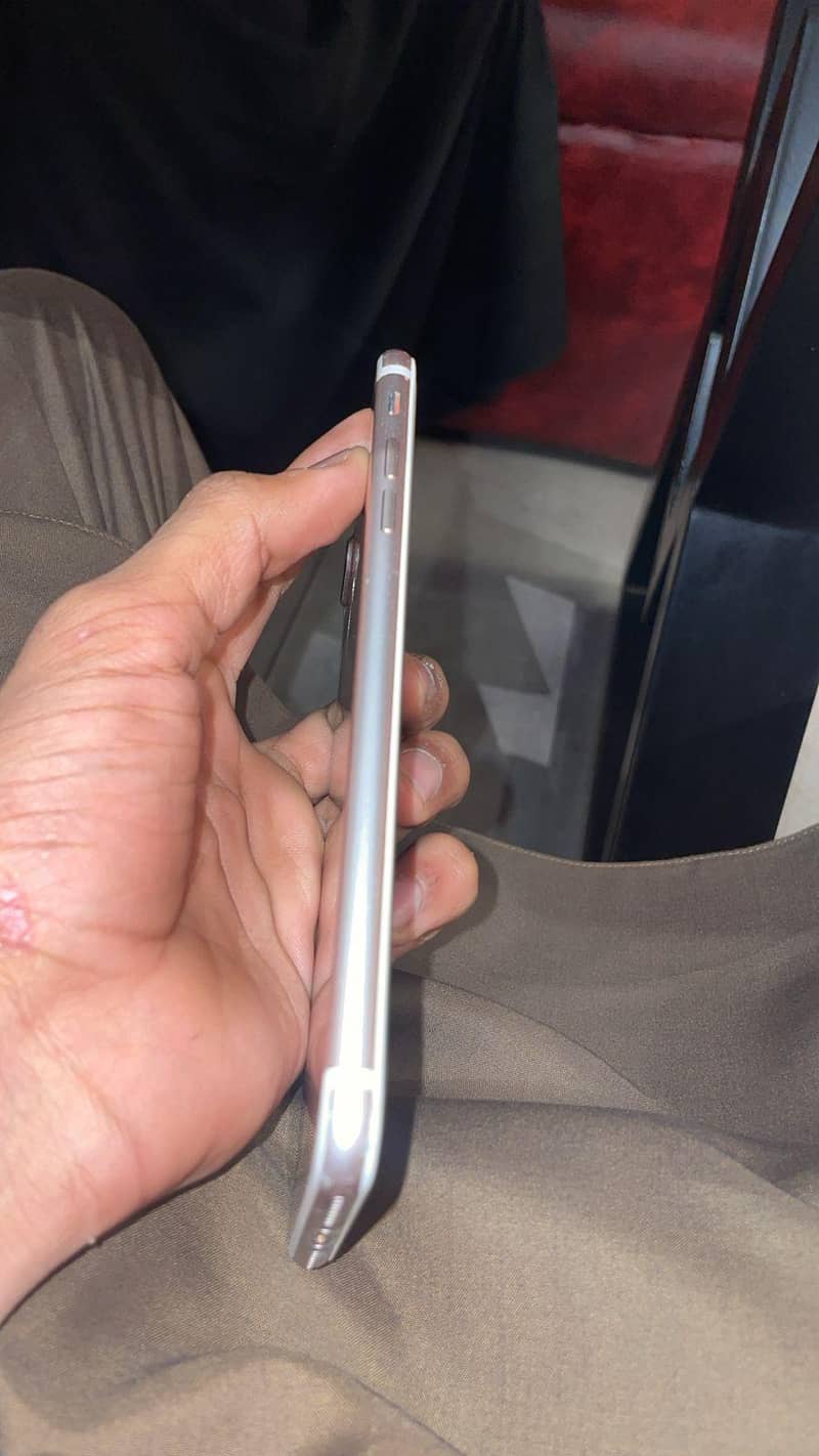 Apple iPhone 7 Plus 4