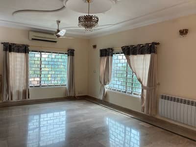 WELL RENNOVATED HOUSE FOR RENT IN F-7