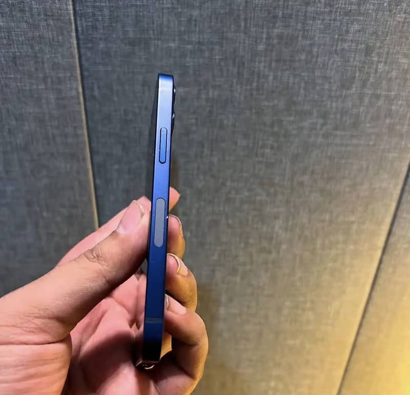 Apple iPhone 12 mini 2