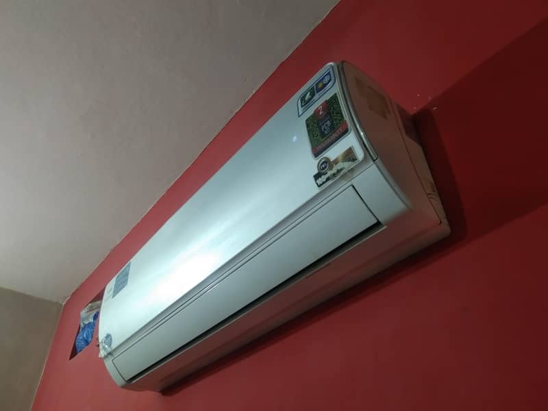Pel split AC excellent condition 2
