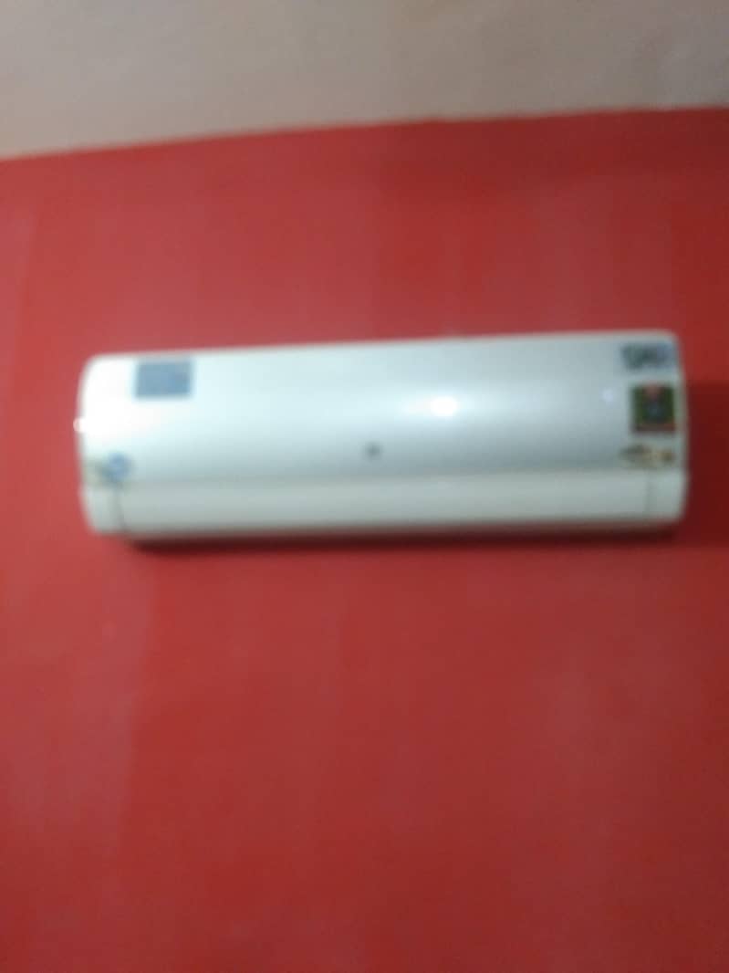 Pel split AC excellent condition 3