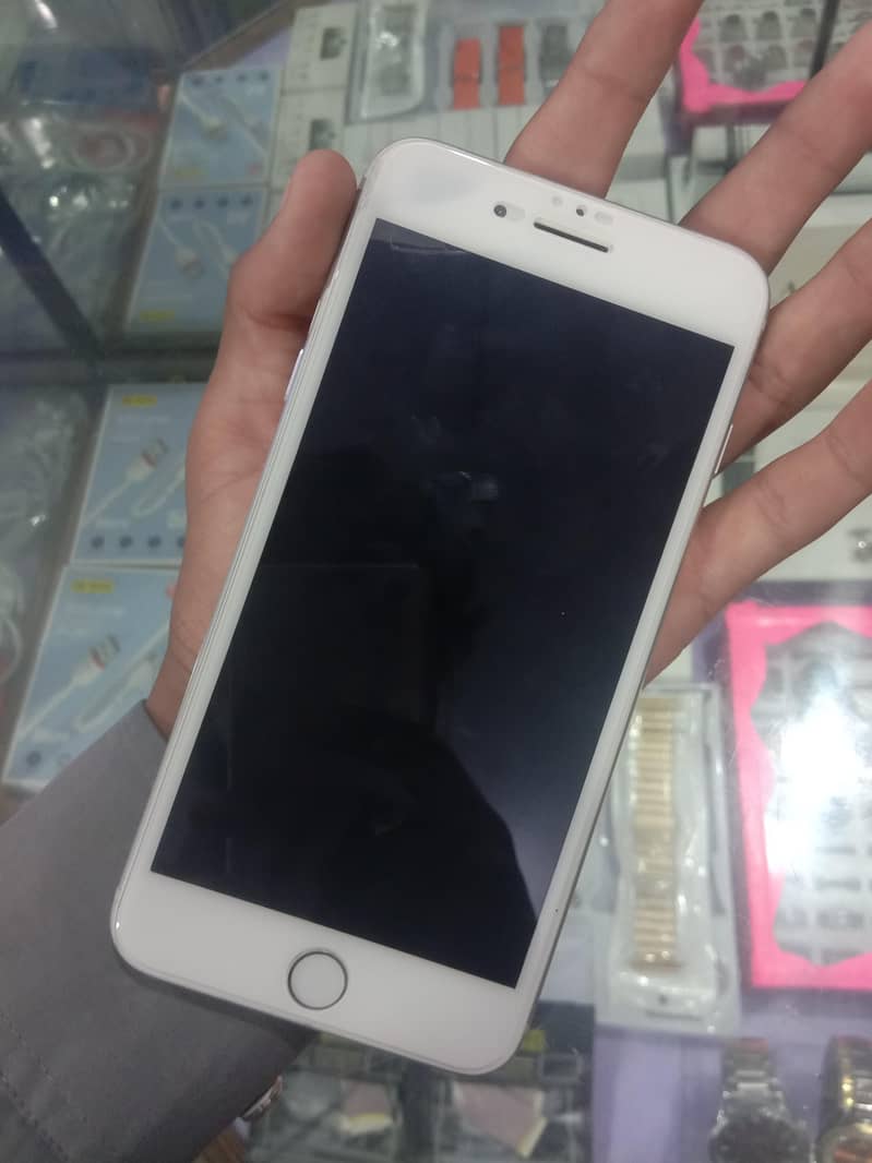 Apple iPhone 8 Plus 1