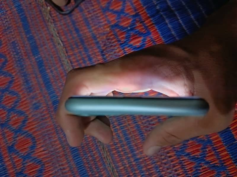 Apple iPhone 11 0
