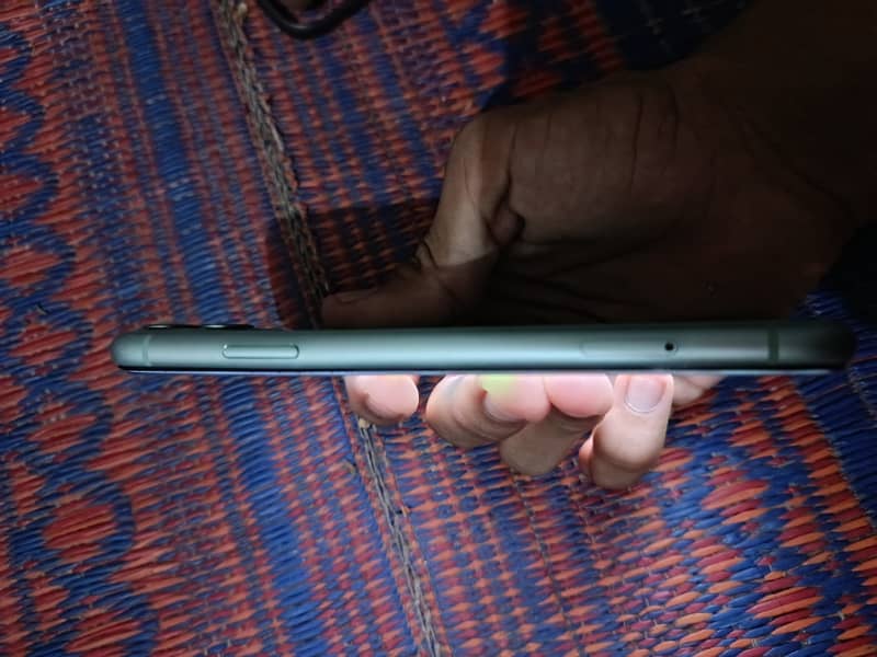Apple iPhone 11 6