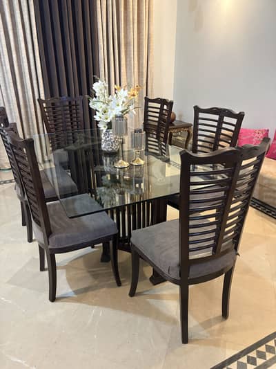 Dining table for sale